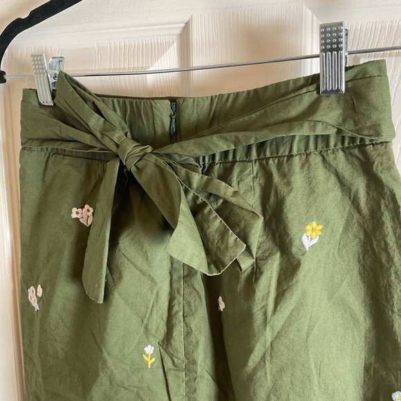 J.Crew Olive Green Women's Skirt with Floral Embroidery size 0 - Picture 5 of 8